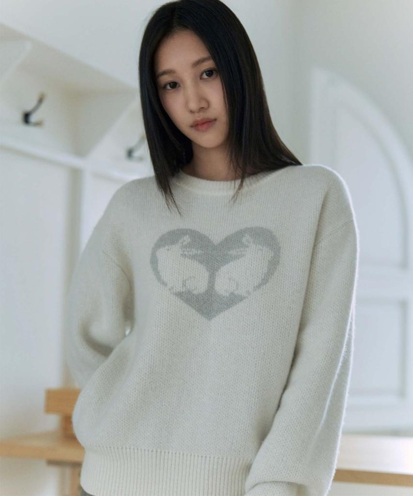 Epeueidi Knit Sweater (Ivory)