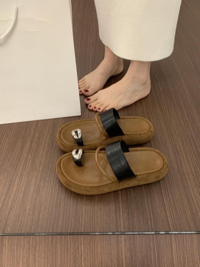 Retro niche casual thick-soled set of toe slippers for women's summer wear, not tired feet French fashionable beach cool slippers