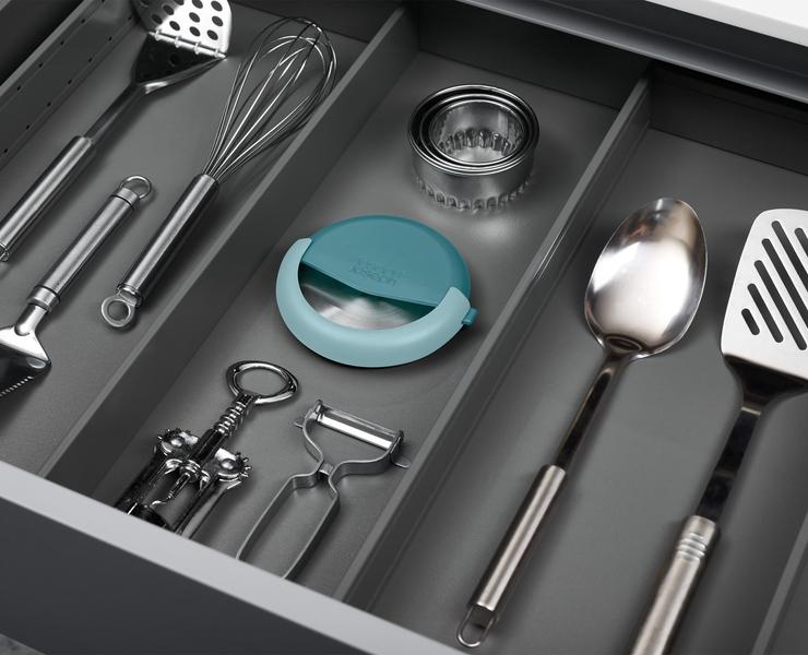 Joseph Joseph Pizza Cutter + Blade Guard Duo Dishwasher