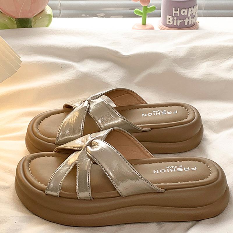 

Французские шлепанцы на платформе женские летние носить продвинутый смысл 2025 новые серебристые сандалии с юбкой красивые крутые шлепанцы 40 золотой