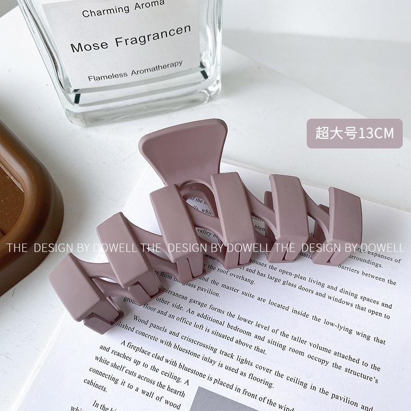 

Fashionable Jumbo 13cm Hair Claw Clip For Women Stylish Accessory For All Occasions Purple