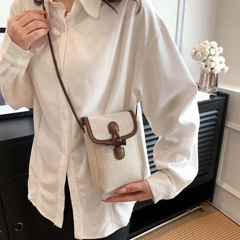 Simple Casual Small Bag Women's New Niche Design Messenger Bag Versatile Mobile Phone Bag Fashion