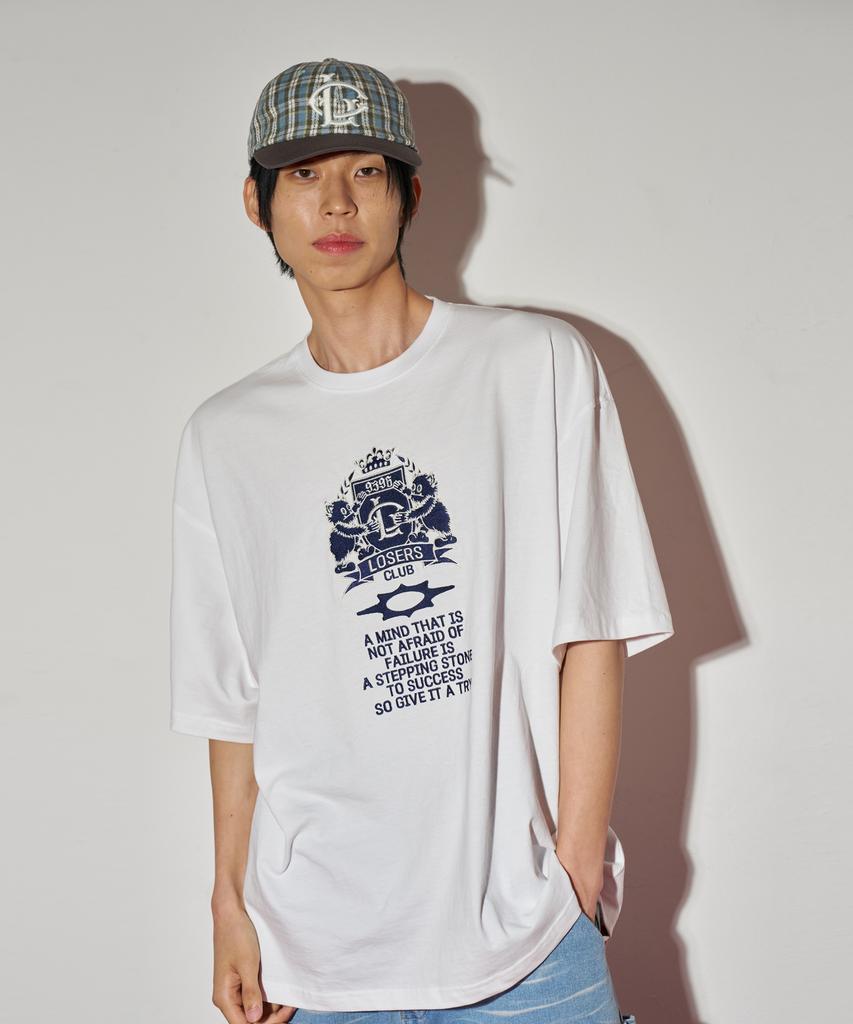 Lujeoseukeulleob Varsity Logo Short Sleeve T-Shirt White