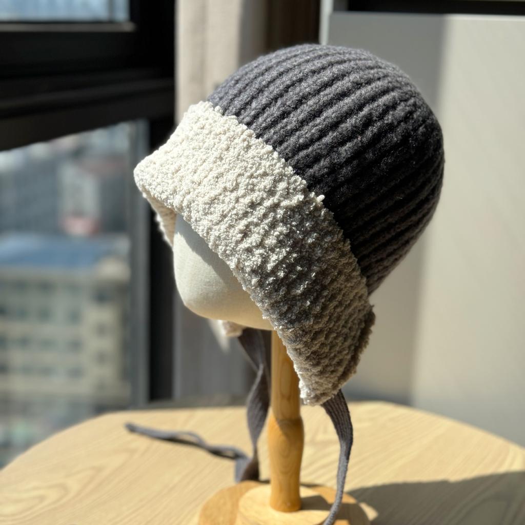 New Hats for Women Autumn and Winter Lamb Hair Ear Protection Plus Velvet Knitted Hat with Face Small Toe Cap Cold Protection Hat