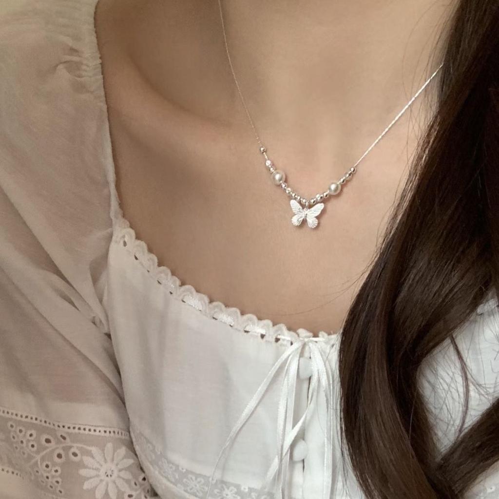 Schmetterling Perlenimitat Halskette Damen Ins leichter Luxus Nischen Design High-End Einfach und vielseitig Klein frisch Geschenk