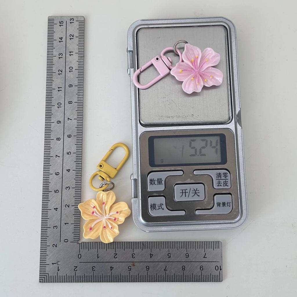 Romantic Sakura Blossom Keychain Girls Sweet Flower Pendant Key Ring Friend Gifts Key Chains Simple Backpack Bag Accessories