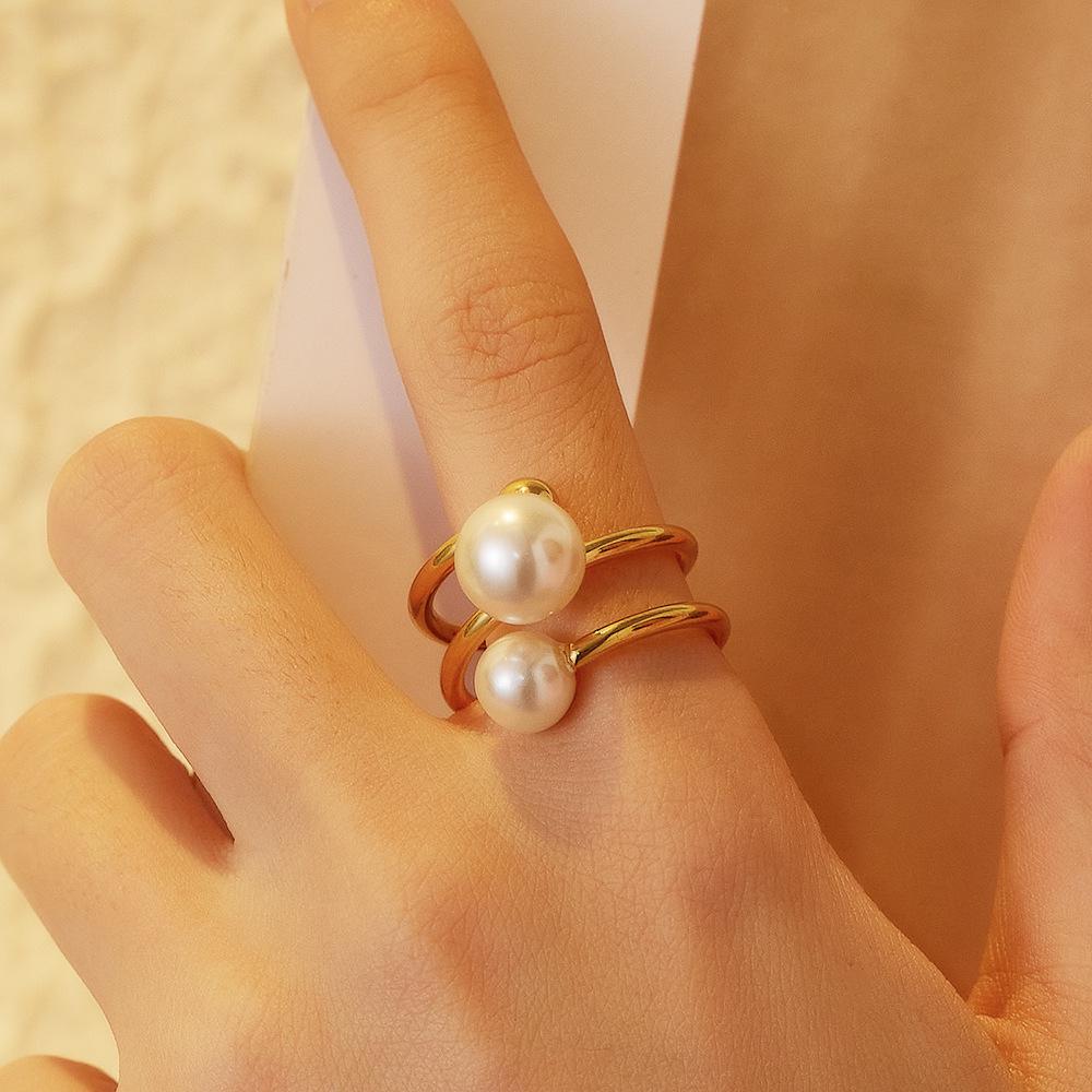 Elegant Vintage Pearl & Zircon Ring for Women - Versatile Niche Design Jewelry