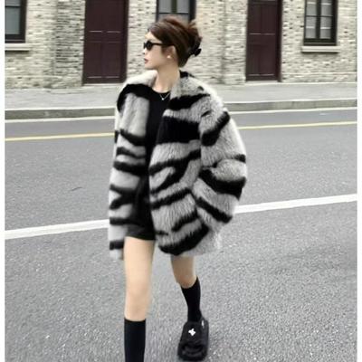 Kadınlar için Modaya Uygun Gevşek Zebra Çizgili Sahte Kürk Ceket, Vintage ve Genç