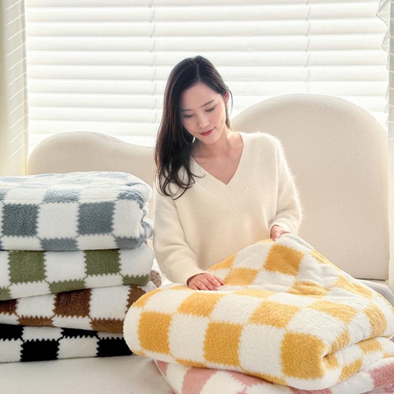 1Pc Traditional Style Plaid Blanket Flannel Home Blanket Sheets Plush Double Sided Summer Air Conditioning Throw Blanket