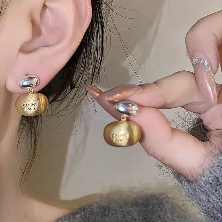 Autumn-Winter Retro French Gold & Silver Bean Earrings: Cold Style Metal Studs for Women
