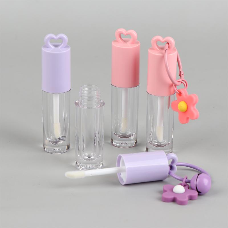 Tubo Smalto Labbra Rosa a Forma di Cuore da 2,5 ml con Portachiavi e Bastoncino Pennello Tubo Lucidalabbra Flacone Vuoto Contenitore Glassa per Labbra Strumento Trucco