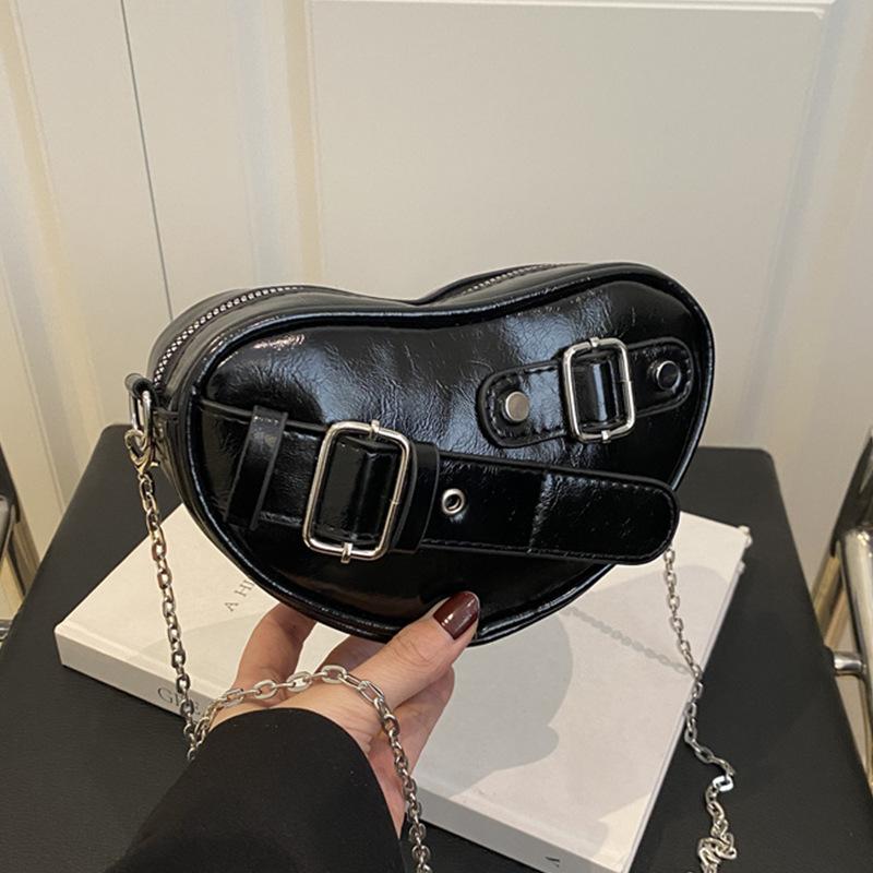 

Stylish and simple underarm bag 2025 new niche design heart-shaped chain bag versatile temperament bag чёрный