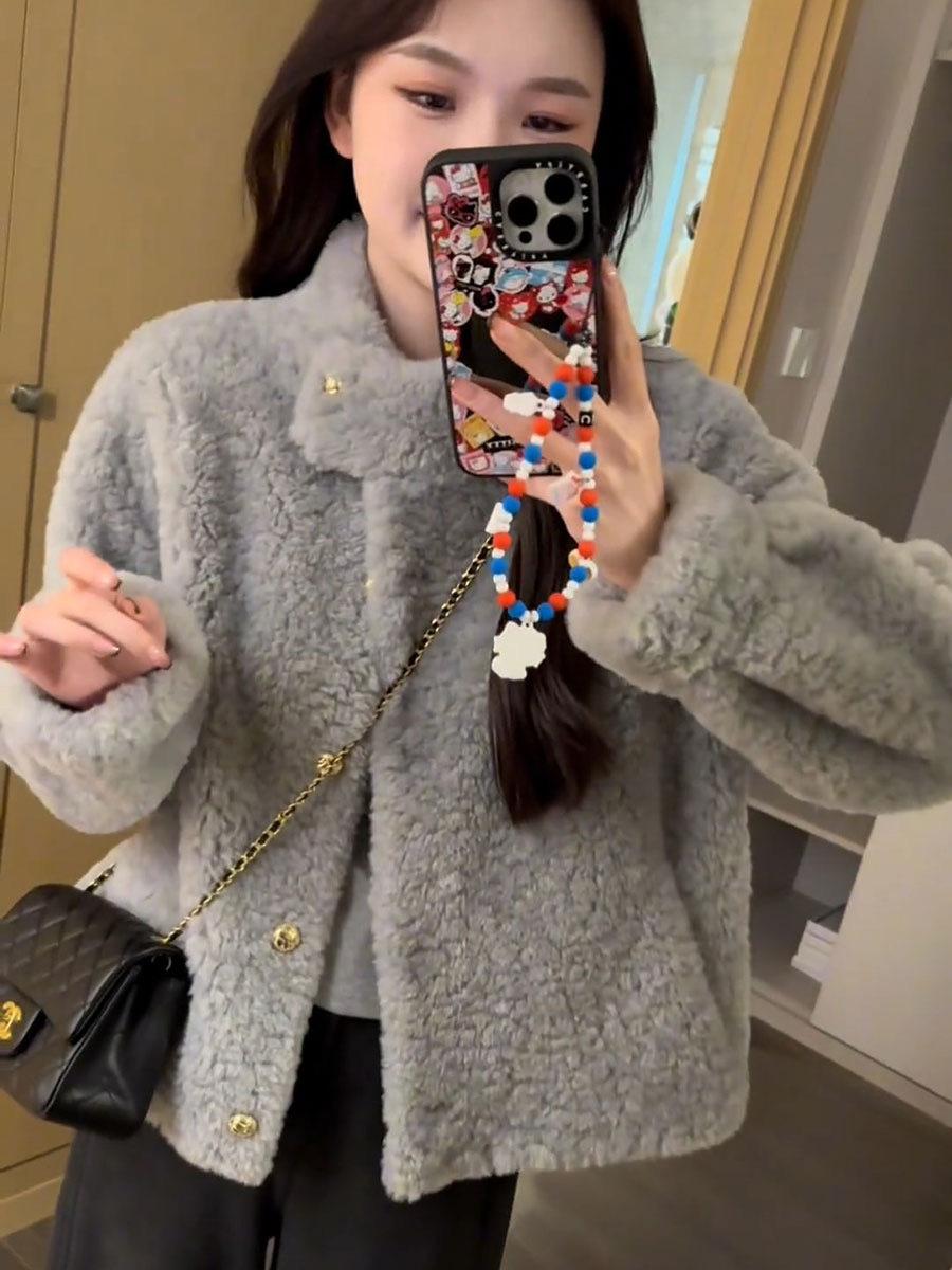 

Женская короткая куртка из гранулированного флиса с воротником-стойкой и интегрированным мехом, новая коллекция зимы 2025, утолщенная, свободная, пушистый топ M серый