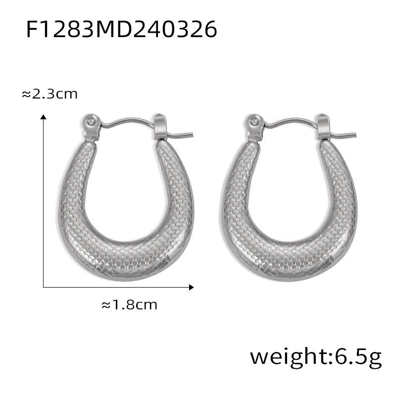 Elegant French U-Shaped Titanium Steel Ear Cuff in 18K Gold - Non-Fading Women s Earrings