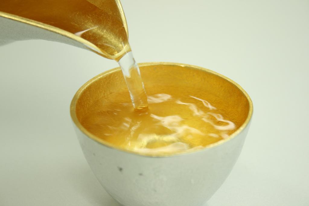 Nousaku Gold Leaf Sake Set Katakuchi Guinomi (Ichigo × 1, × 2)