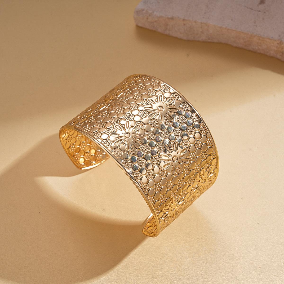 Металлическая геометрическая цветочная плиссированная узорная широкая открытая браслет тяжелая промышленность ювелирные изделия для защиты окружающей среды