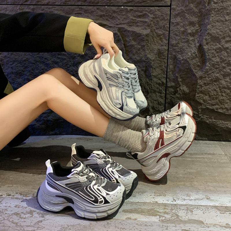 Thick-soled breathable dad shoes women 2025 new autumn Internet celebrity explosion increased versatile lightweight soft-soled sports shoes