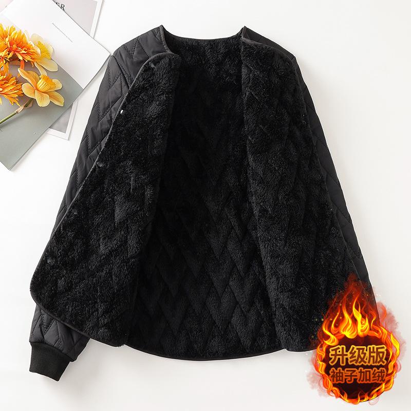 Verdicktes Futter, baumwollgepolsterte Kleidung für Damen, kurze Modelle, neue Winterunterteile, kleine baumwollgepolsterte Jacken, leichte Daunen-Baumwollkleidung.