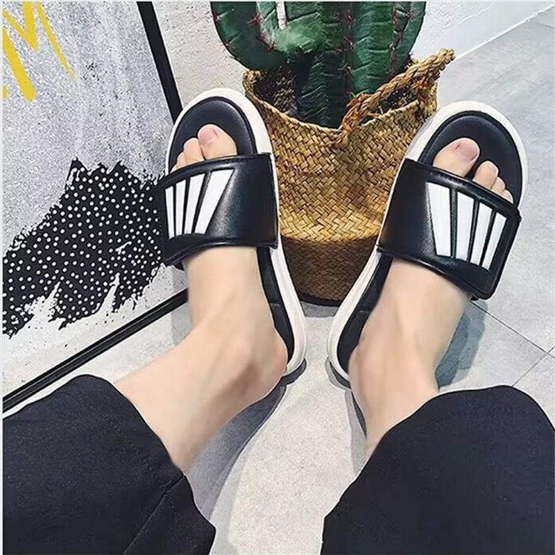 Fashion 2025 Men Wear New Summer Internet Celebrity Beach Cool Slippers