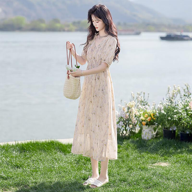 Sweet French Floral V-Neck Puff Sleeve Dress