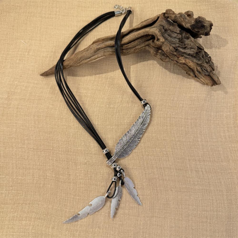 Silver Leather Rope Tassel Necklace Zinc Zinc Alloy Leaves Neck Pendant Golden Feather Necklace Women