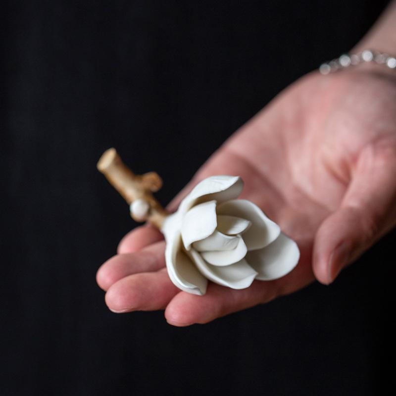 Ceramic Handmade Magnolia Flower Incense Stand Creative Indoor Zen Incense Holder Incense And Tea Ceremony Decoration Gift one size белый