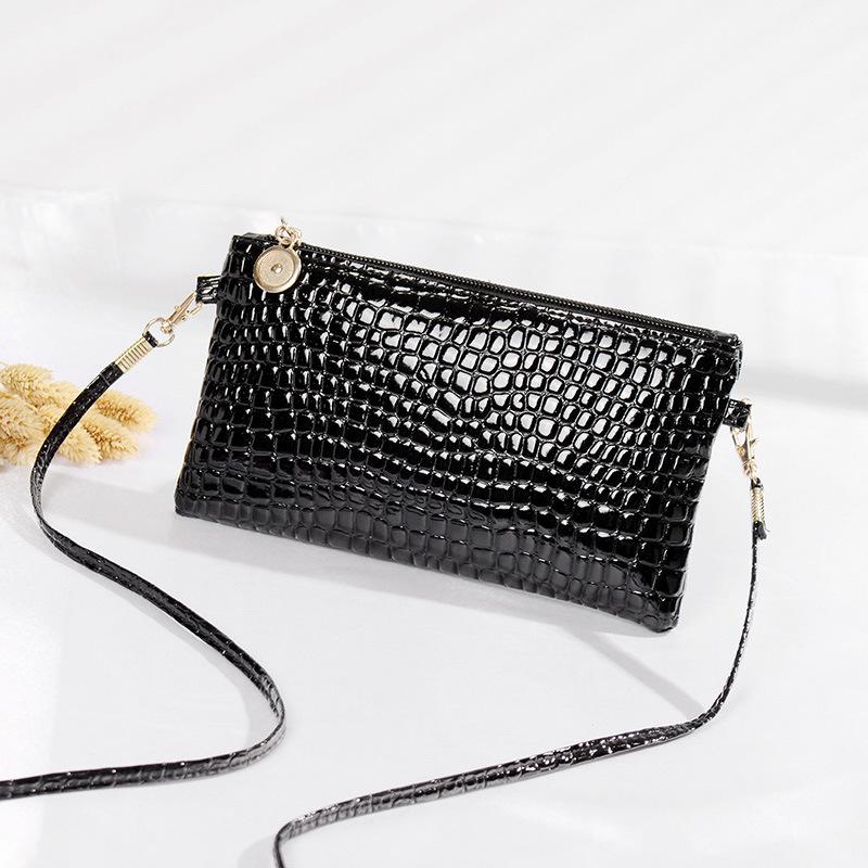Crocodile Pattern Small Square Bag Women's Japanese and Korean Coin Bag Holding One shoulder Crossbody Bag Patent Leather Key Mobile Coin Wallet