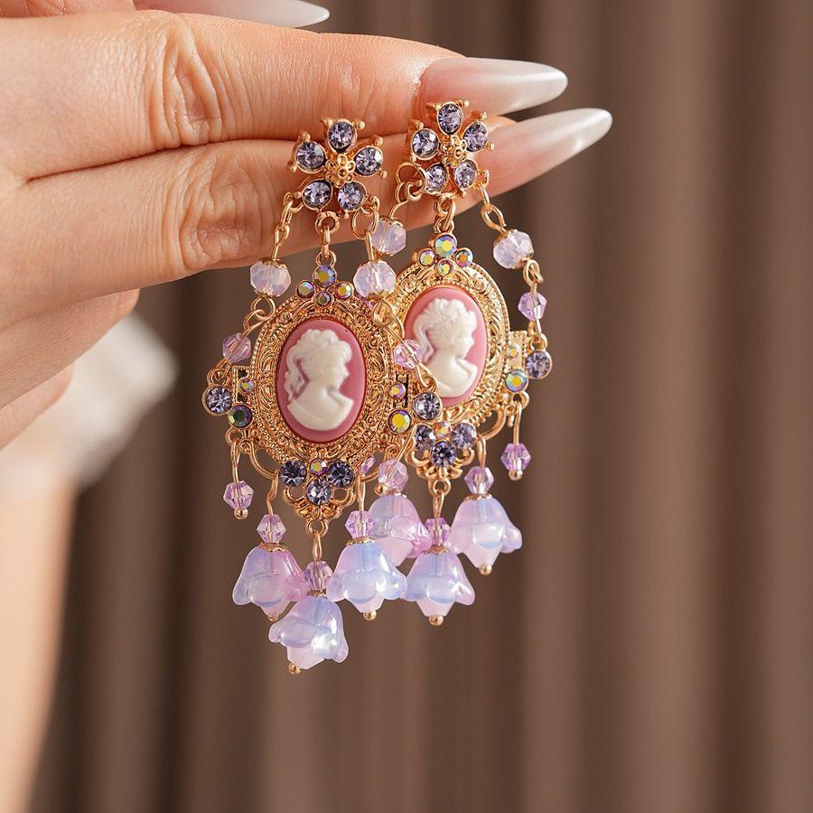 Vintage Palace Style Pendant Earrings, Floral Portrait Tassel Earrings, Light Luxury High-End Earrings, Vacation Earrings