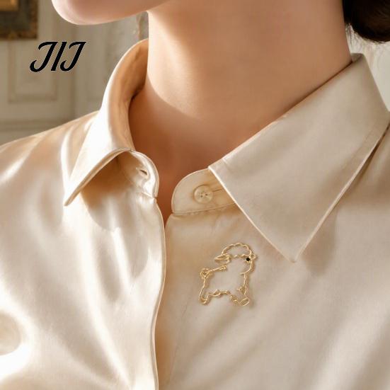 Decorative Clothing Accessory Hollow Sheep Brooch Lapel Pin, Golden Plated Alloy Animal Badge Pin for Daily Wear Party Cardigan