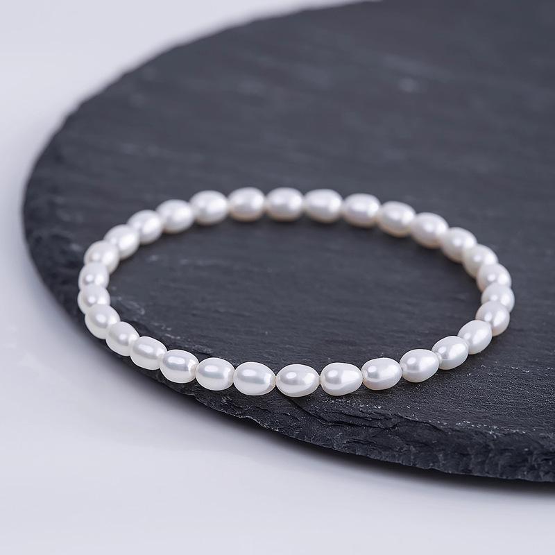 Aurora Freshwater Pearl Bracelet: Rice-Shaped Beads, Versatile Women's Hand Jewelry