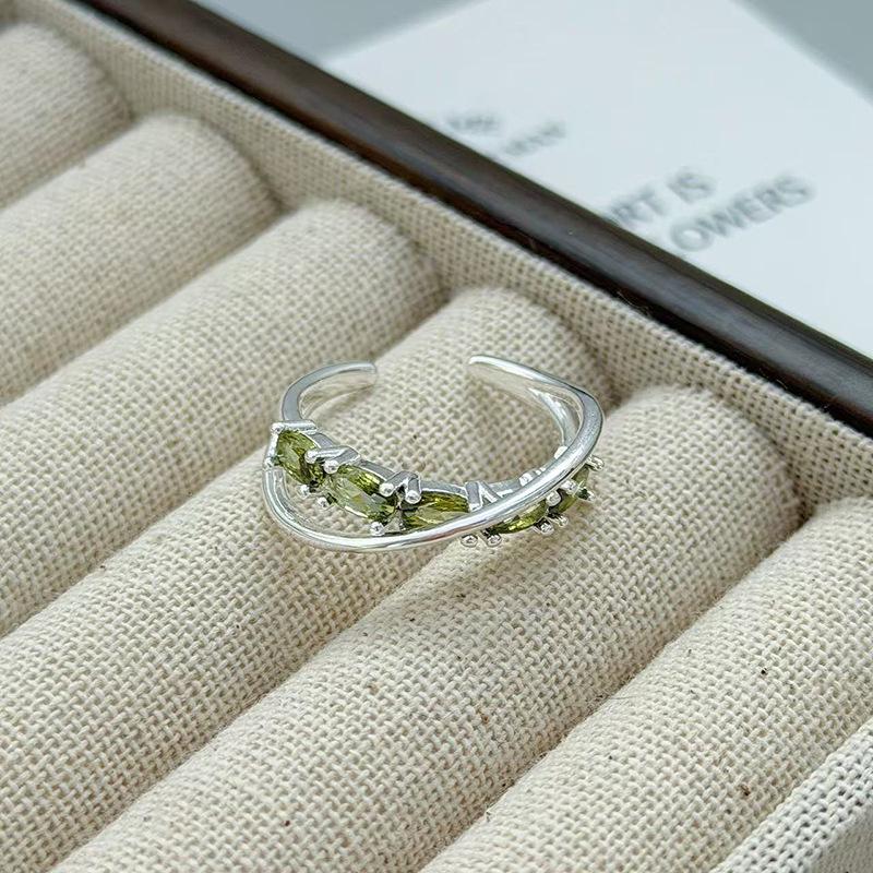 Nische Designgefühl Exquisiter Leichter Luxus Offener Ring Damen Olivgrüner Zirkon Temperament Super Flash Mode Gestapelter Zeigefingerring