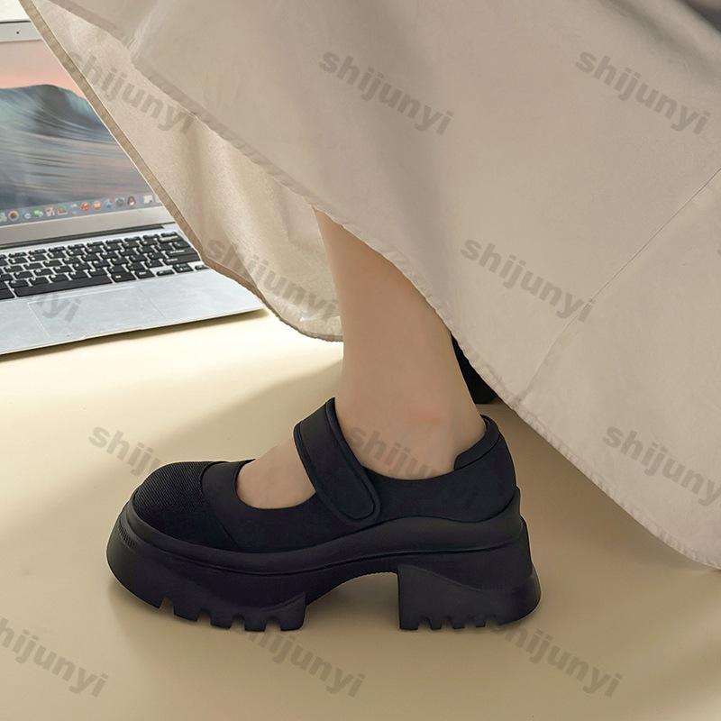 Modische Klobige High Heels Pumps für Damen 2025 Frühling Neue Mode Schwarze Plateau Lederschuhe Frau Gothic Dicker Absatz Mary Jane Schuhe