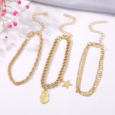 Pulsera apilable con charms Adecuada para el uso diario Un regalo 4 unidades/juego Para vacaciones Vacaciones sencillas Diseño de cadena clásica de estrella para mujer