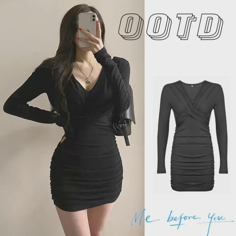 

Heavyweight V-Neck Long-Sleeve Velvet Dress with Pleated Skirt XL [62.5-70kg] чорний