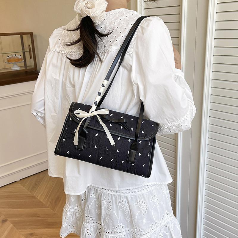 Street Style Krawatten-Schultertasche Mit Genähten Details Für Den Täglichen Gebrauch