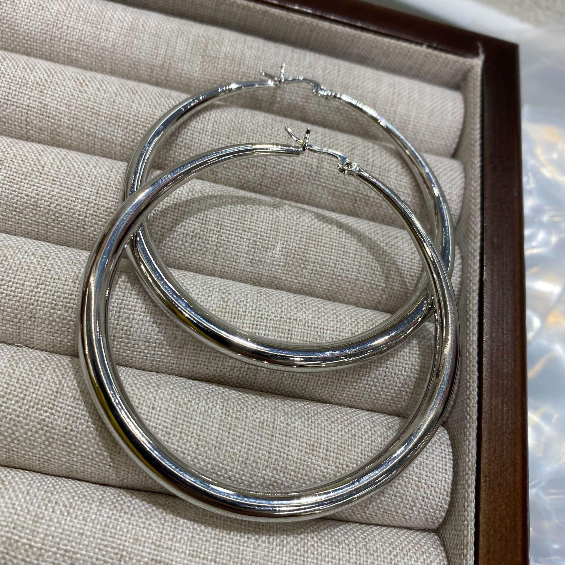 

Exaggerated Plain Ring No. 5 Ring Earrings, Light Luxury And High-End Sense, Square Face And Thin Earrings, Personalized Fashion And Classic