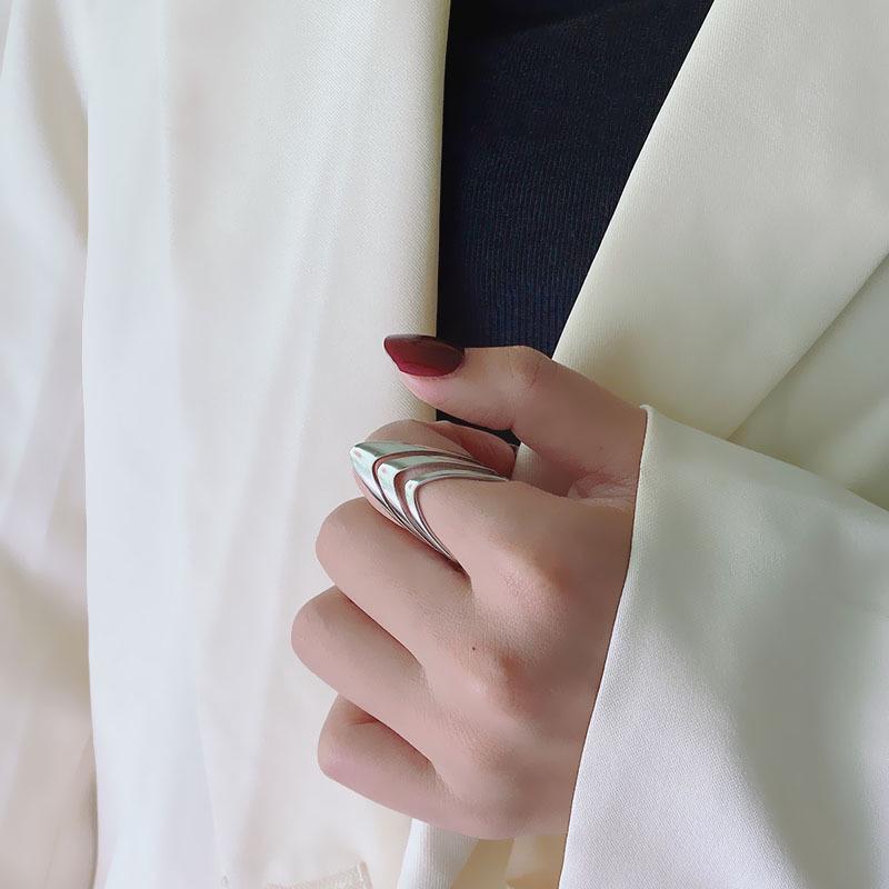 

Минималистичное геометрическое кольцо из титановой стали для женщин: Трендовый, Нишевый и Стильный Дизайн Ювелирных Изделий US Size 8