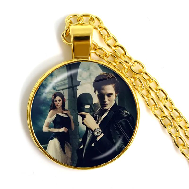 

New Twilight Movie Bella Edward Jacob Renesmee Character Glass Cabochon Pendant Necklace Handmade Jewelry Necklaces