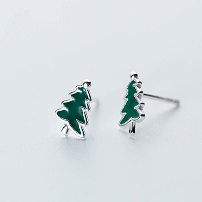 Fresh & Cute Korean-Style Christmas Tree Stud Earrings – Simple Mini Holiday Accessory