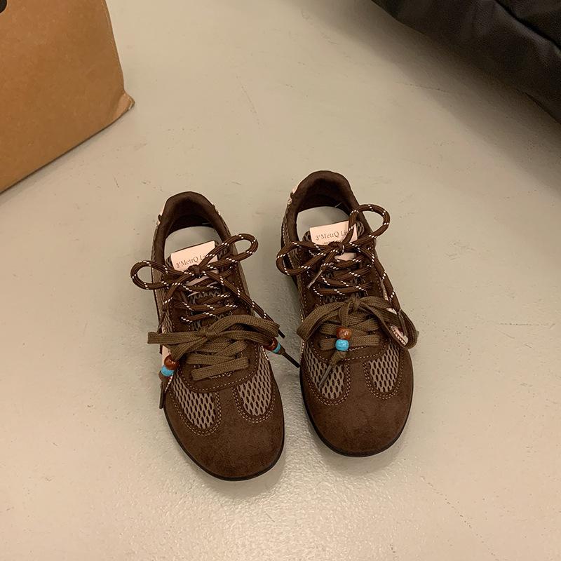 European sports and leisure moral training shoes women's autumn 2025 new retro lightweight running shoes beaded fashion women's shoes