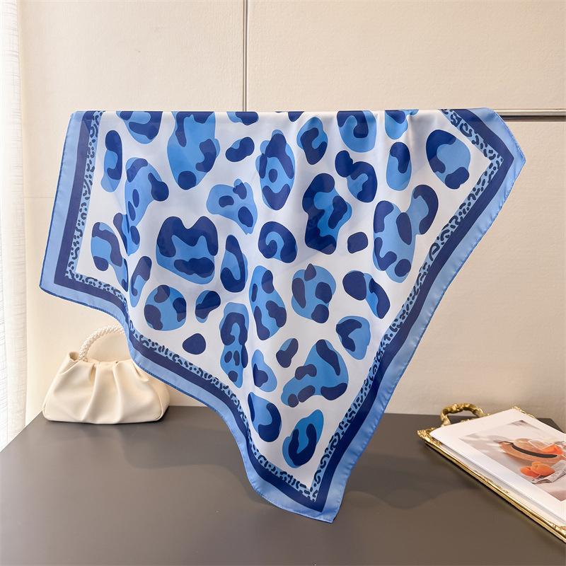 New Fashion Leopard Print Silk Hairbands Scarf Women 2026 New Elagant Bandana Neck Kerchief Head Bands Foulard Female Scarfs