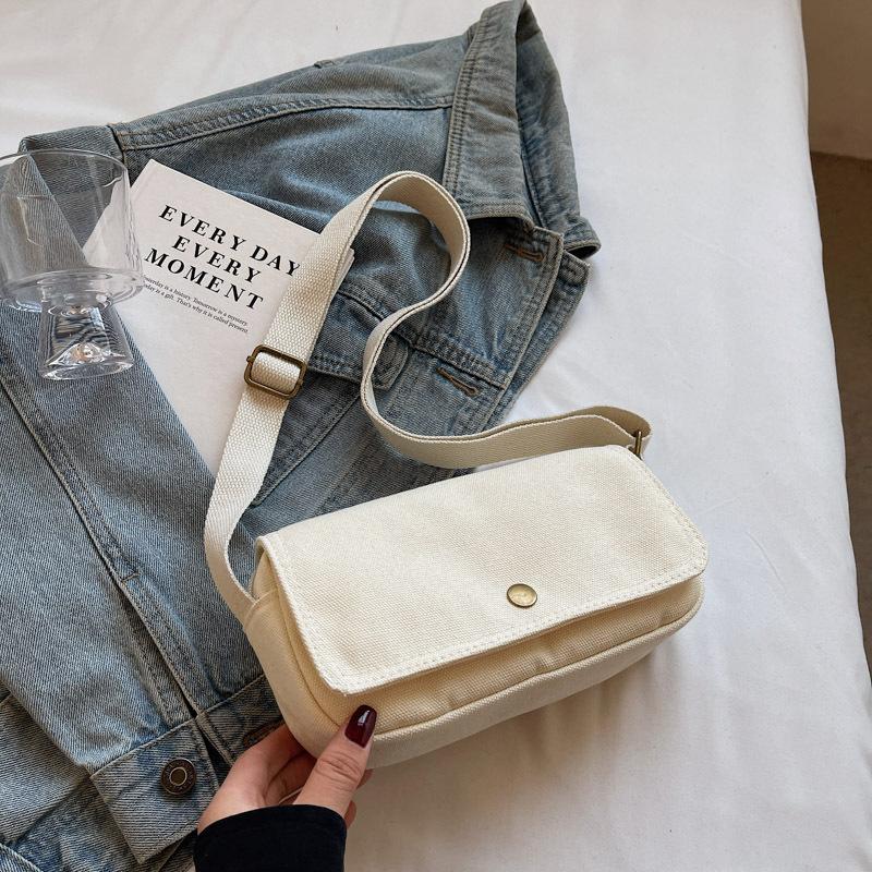 

2025 Japanese fashion foreign style small square bag niche casual men s trend messenger bag personalized simple shoulder bag