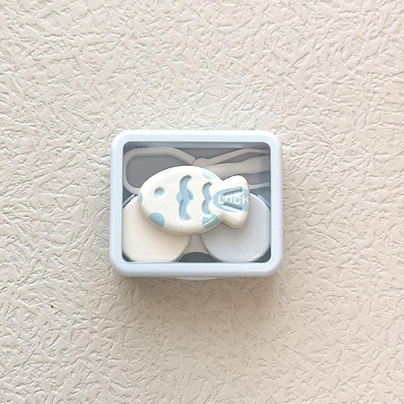 Bonbonfarbene Kontaktlinsenbox Niedliche Schleife Tragbarer Kontaktlinsenbehälter mit Pinzette Saugstab Set für Reise-Kit-Halter