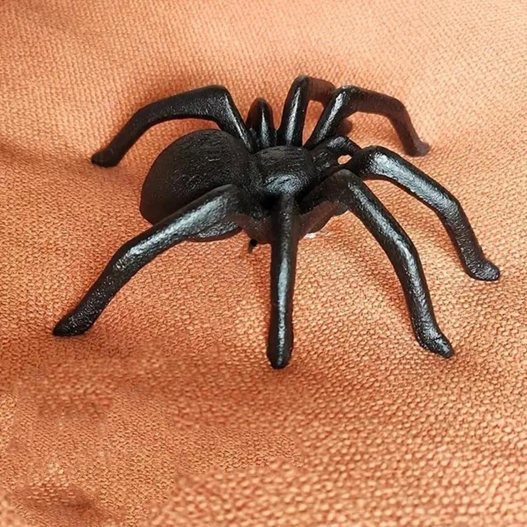 Spider Statue Gothic Horror Tabletop Ornament Cast Iron Spider Halloween Metal Decor For Mantel Windowsill Haunted House Desk