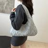 Modern Simple Large Capacity Shoulder Bag With Zipper Closure For Daily Commuting