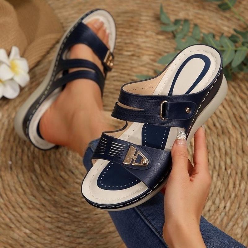 New Fashionable and Casual Wedge Heel Beach Outerwear Flip-flops Women's Shoes