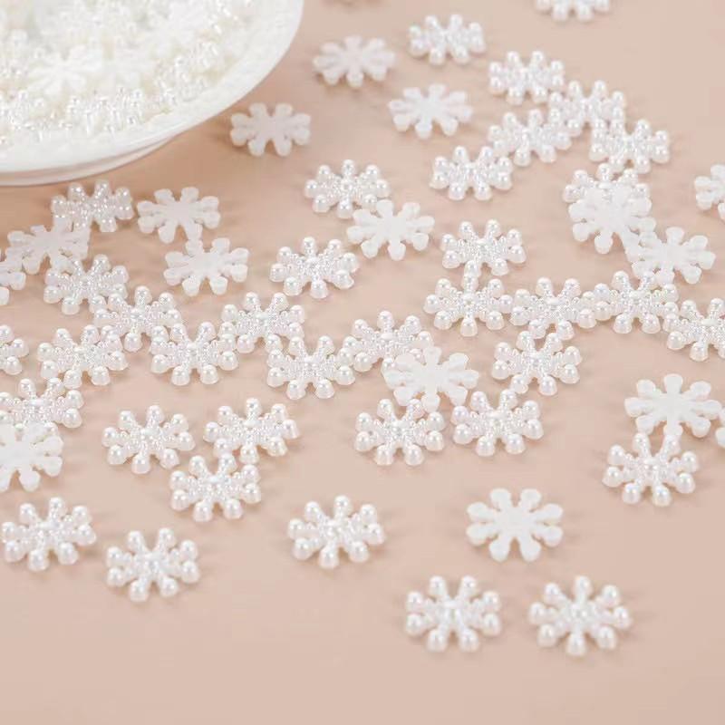 Handmade 100 Pieces of Beige Pearl Snowflakes for Wedding, Christmas, and Holiday Flat Decorations