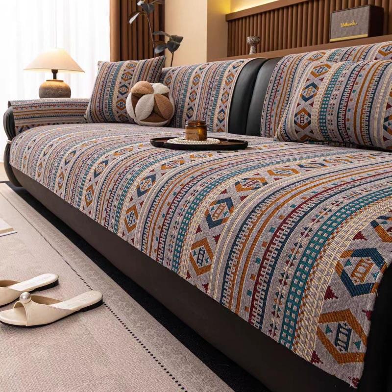 Bohemian-Style Chenille Sofa Cushion Non-Slip One-Piece Cover Cat-Scratch Resistant All-Season Living Room Sofa Protector