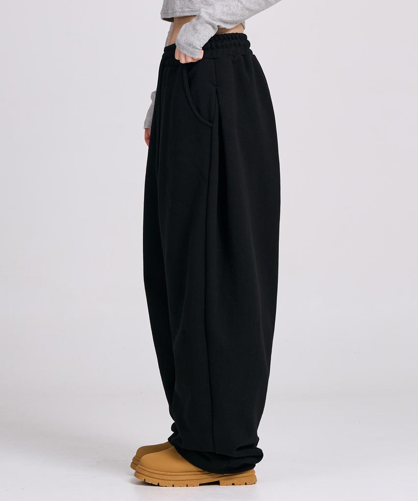 Osillos D19 Straight Side Pintuck Balloon Sweatpants_Black