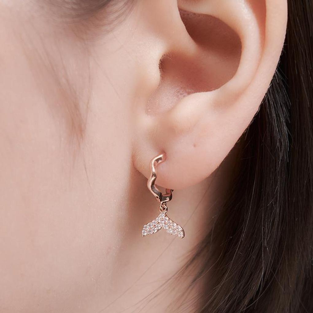 [CRANNE] 14K GF Whale Tail Cubic Wave Earrings C24EGF213